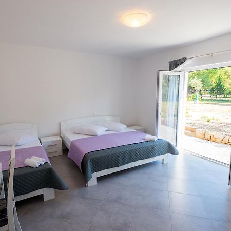 Rujno Apartments Starigrad Paklenica Eksteriør billede
