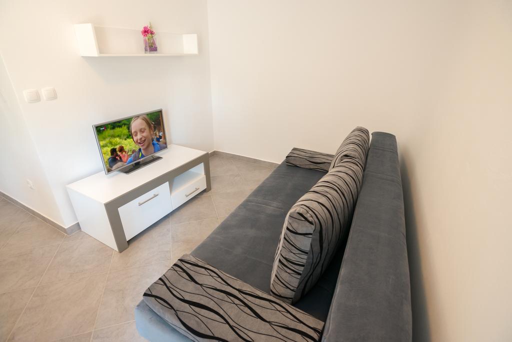 Rujno Apartments Starigrad Paklenica Eksteriør billede